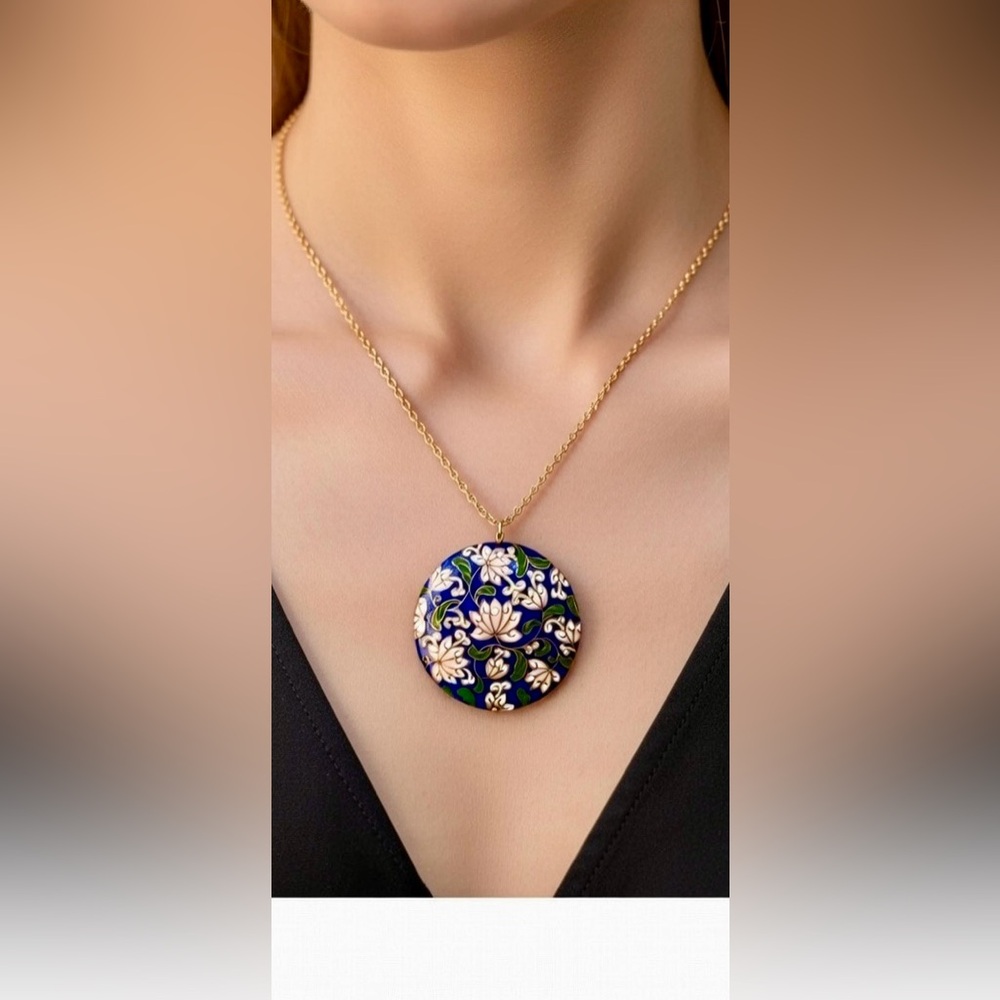 VTG ~ Monet Cloisonné Pendant Necklace 26”